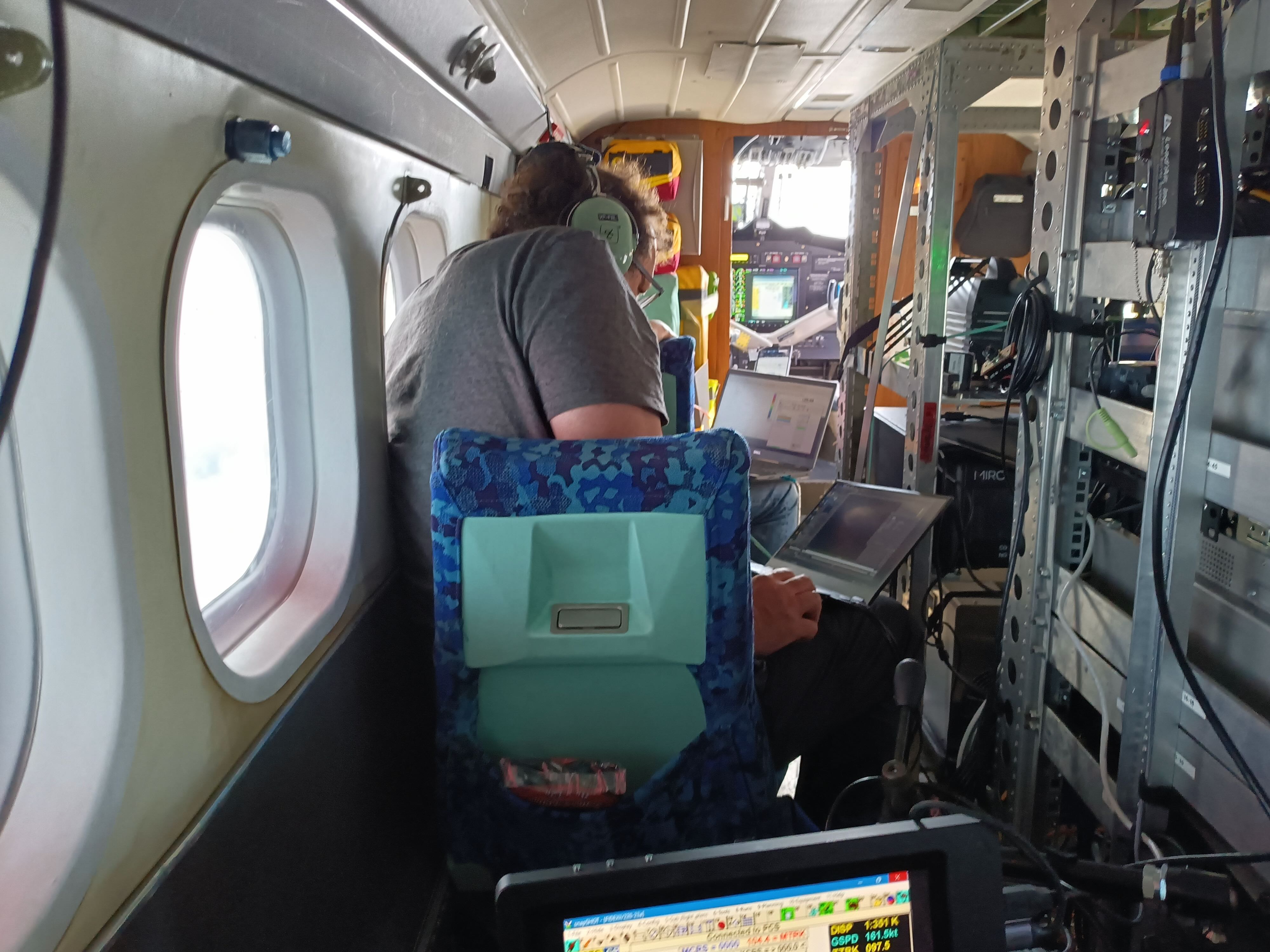 Operations onboard British Antarctic Survey de Havilland Twin Otter during the 2024 CarbonARA campaign 